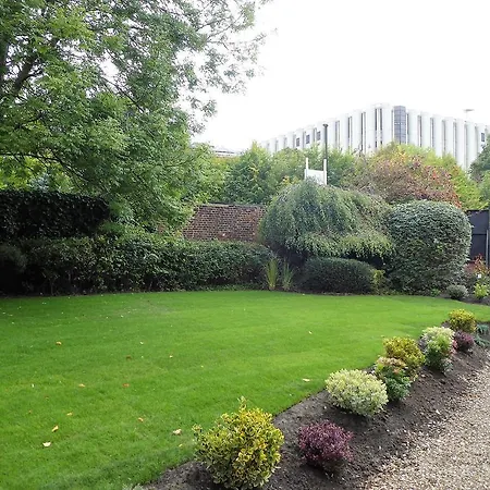 דירה Claremont Apartments, Centre *