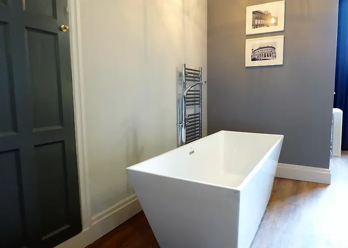 Claremont Apartments, Centre Leeds (West Yorkshire)