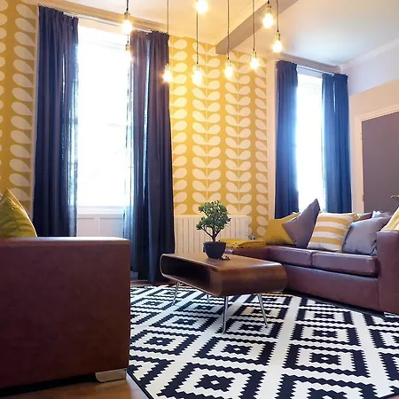 Claremont Apartments, Centre *