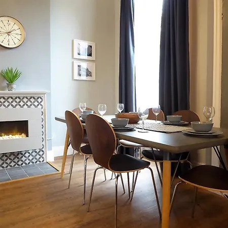 Claremont Apartments, Centre Апартаменты *