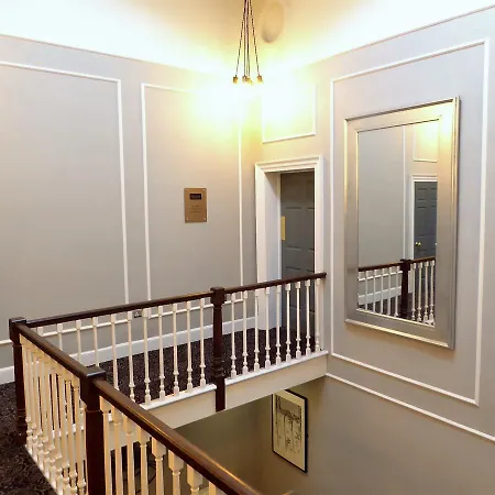 Claremont Apartments, Centre Лидс